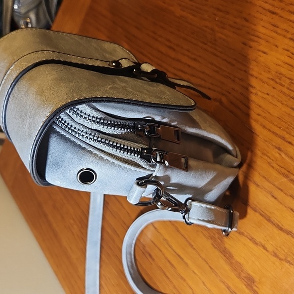 Grey crossbody bag - Picture 3 of 9